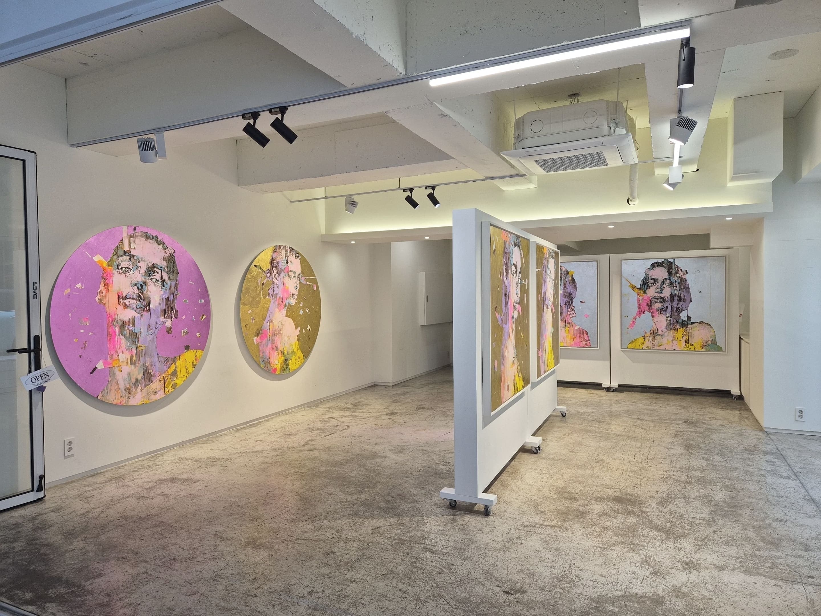 올리비아박 갤러리 〈이시〉 - 이미지 1